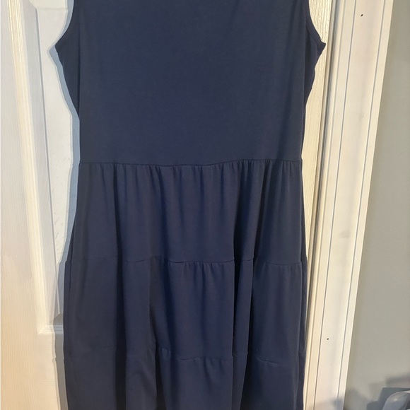 V-neck Tank Dress Button Accents and Pockets Navy L (EUC) - Picture 3 of 3